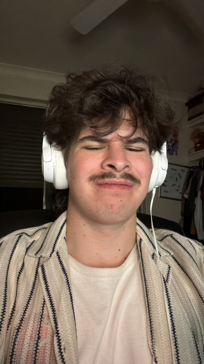 kixodic's tweet image. About to absolute cook @LLapse_ in some lockout challenges! #WinnersPOV

Live on the purple app! 

twitch.tv/kixodic