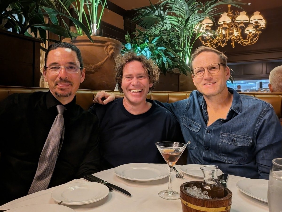 mattbaran's tweet image. 🍽️ Had dinner last night with two developer friends who&apos;ve been clients for years. These guys *genuinely* care about building quality stuff, and it&apos;s rare in this industry.  

Why does it matter? Let&apos;s break it ⬇️ 

#RealEstate #Development