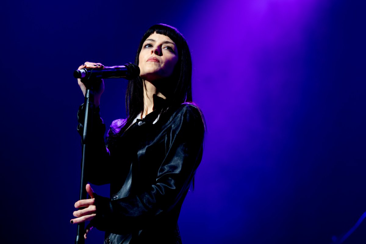 RollingStone's tweet photo. Maria Zardoya says the popularity of "No One Noticed" eased the emotion of the song for her: 

“The more that I played it, and then the more that I saw how fans connected to it … It became more how the fans connected to it and how endearing that was, and less about how I felt about the song.” 

Conversation: 
https://t.co/ZJ2KUV0ud8