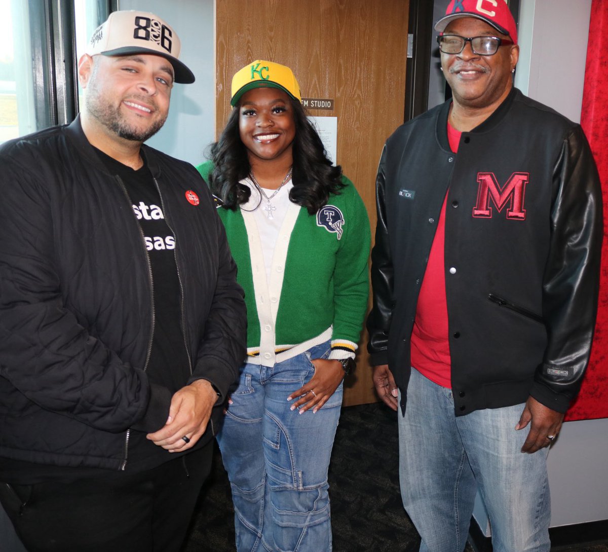 #DeonaHuSTLe🎙Duh! tweet media