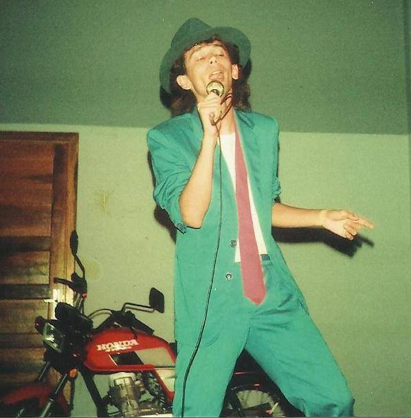 jadercantor's tweet image. TBT em Indaial, Santa Catarina 📷📷 De 1987, eu acho. Lembro que essa moto aí foi sorteada no dia, não era minha não 📷📷
#cantor #compositor #singer #songwriter #cantante #jader #musica #music #musico #musical #musically #artista #artist #arte #art #tv #tvshow #show #indaial #sc