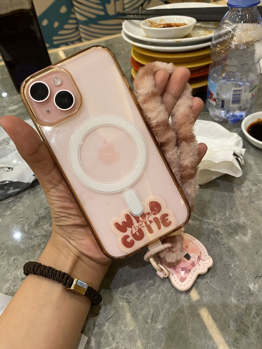 caeshewlyz's tweet photo. yeay pink https://t.co/pPVnIYujFF