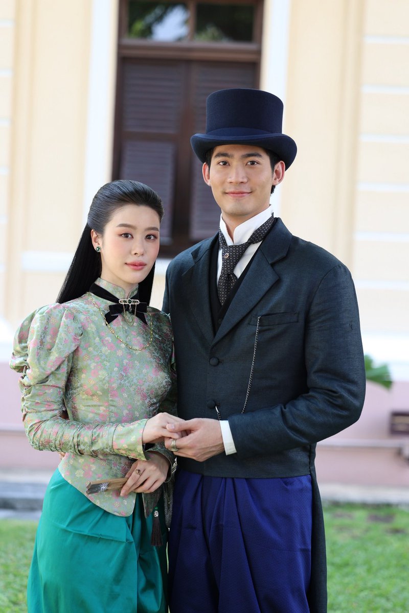 เหมือนกู๊ดฟีลลิ่งไถ่โทษที่ไม่ยอมให้ไปงานแต่งคุณฉัตรน้องขวัญ มาโผล่ตอนจบเรื่องนี้แทน