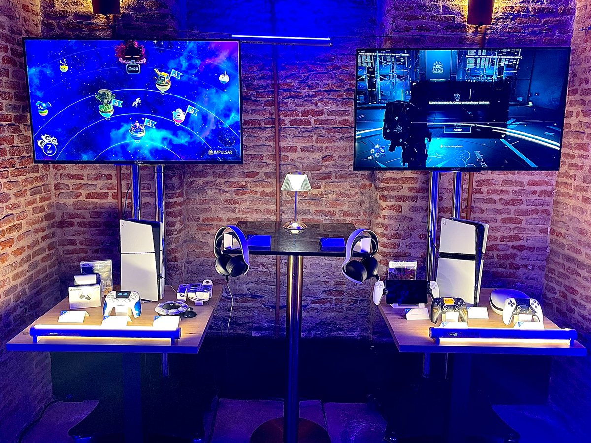 AlfaBetaJuega's tweet photo. 🎮 Hoy nuestro redactor @_Torvic15 ha estado en @OXOMuseoMadrid en un showroom muy especial

🔵 @PlayStationES nos ha presentado su catálogo de productos para Black Friday y Navidad. Una cita que solo ha conseguido que aumenten nuestras ganas de que lleguen ya estas fechas 😁