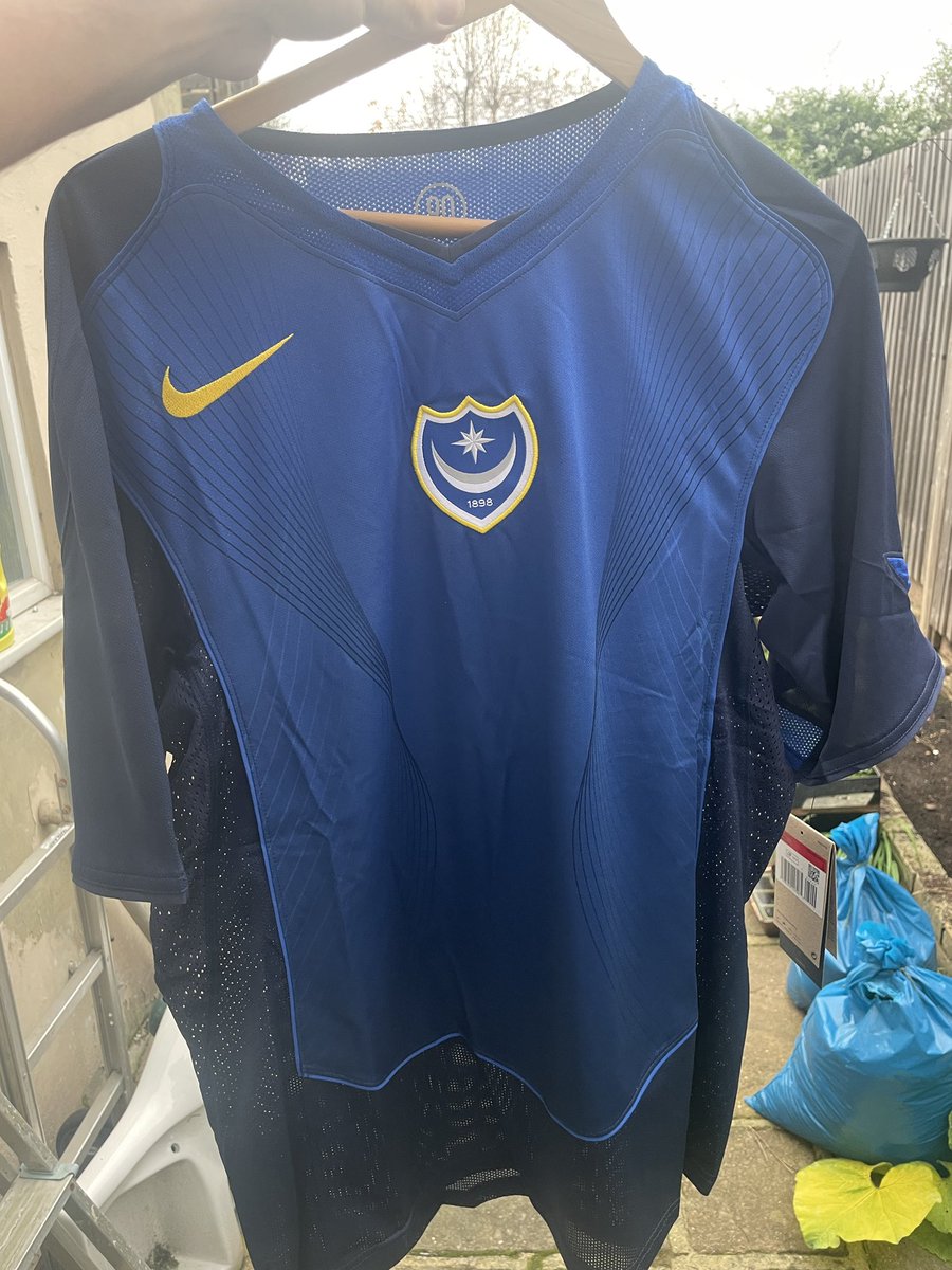 Class from the Pompey club shop team, I managed to get my hands on the shirt on the left which went out of stock in like 30 minutes, it arrives, they sent me the wrong one. God bless this football club.