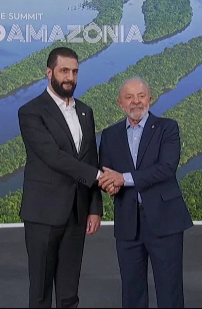Não vou entrar nem no mérito dessa visita, desse encontro e dessa foto. Mas o que caralhos o Abu Muhammad Al-Julani do ISIS tem a "contribuir" para a COP30?

Como reduzir a pegada de carbono do seu país matando cristãos, alauítas e xiitas?