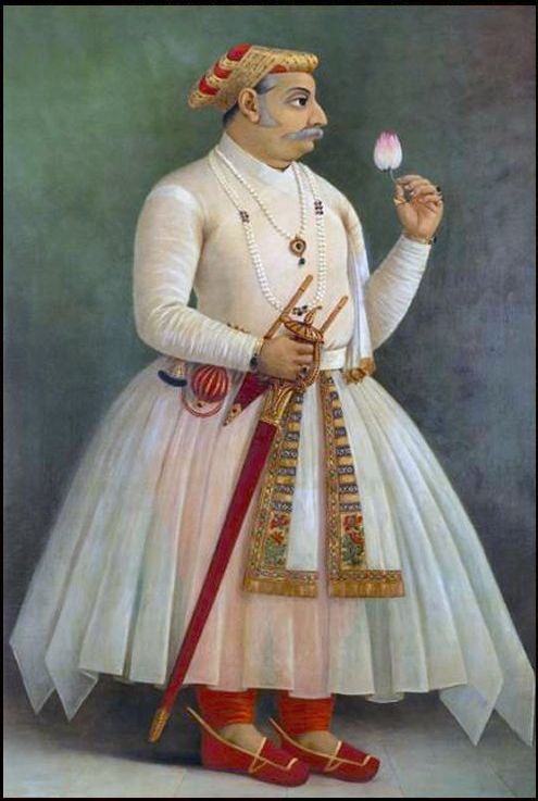 Maharana Rajsingh Sisodiya looted civilians.

Contemporary Source :- Rajsingh Prashasti

Malpura city was sacked by Rana for complete 9 days.

His army looted shops, common people houses and acquired gold, silver vessels etc.

Another city was set on fire by his army.