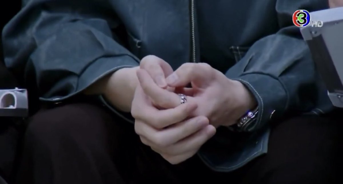 ภูซื้อ Bearbrick ครึ่งแสนให้จิน 
จินซื้อแหวน chrome heartsให้ภู

ฉันรักสคพพวกแกมากไอพวกเฟื่อนรักเข้าใจทุกอย่าง🙂‍↕️