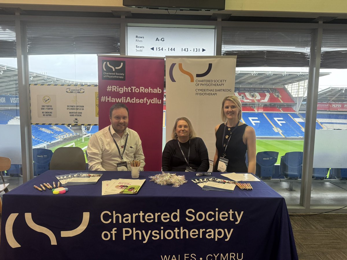 Dyma’r tim CSP Cymru ar ein stondin yng nghynhadledd yr NHS confed Cymru. Sgyrsiau da gyda aelodau ac arweinwyr yn y GIG. 
Here’s the CSP Wales team at our stand in the NHS confed Cymru conference. Great conversations with members and leaders in NHS Wales