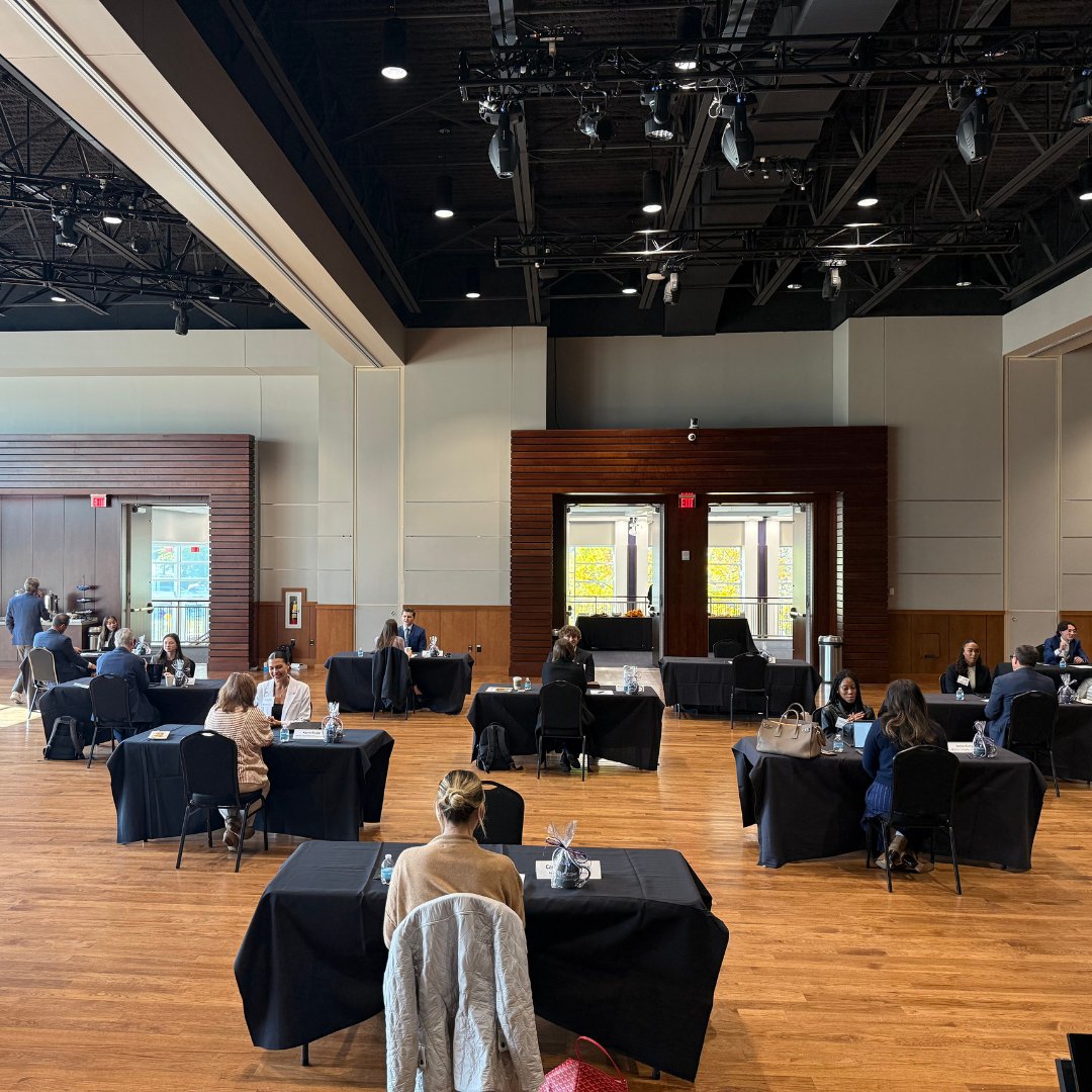 Mock Interviews. Real Confidence. 💼 This week, Business Communication students completed three 20-minute 1:1 interviews with industry pros— organized and led by our own Leanne Smith and supported by 100+ regular partners across Nashville.🚀 A COB tradition for over 20 years!!!