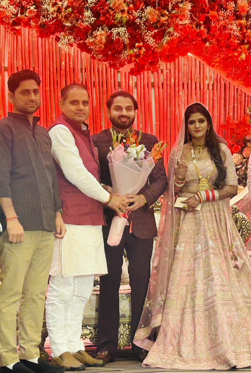 आज फरीदाबाद में युवा साथी प्रिय भुप्पी संग प्रियंका के शुभ विवाह में सम्मिलित हुआ और सुखद वैवाहिक जीवन हेतु शुभकामनाएँ प्रदान कीं।