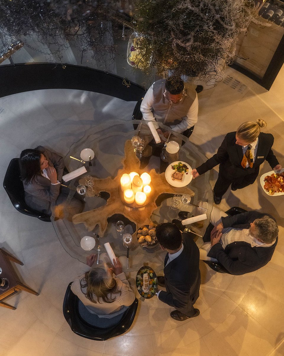 Step into the heart of our wine cellar, home to over 14,000 bottles, and indulge in an intimate culinary journey.
From the refined menus of La Brasserie Benjamin or Kaito to bespoke pairings crafted by our Head Sommelier, every moment is designed to delight.