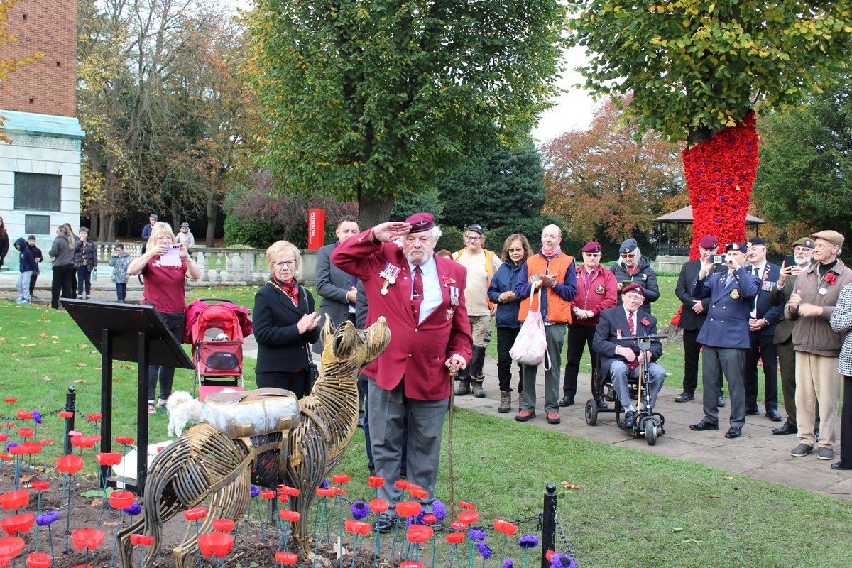 CharnwoodBC's tweet image. 🎖️A Loughborough war dog from the Second World War has been recognised with a sculpture in Queen's Park.

To find out more, visit👇

charnwood.gov.uk/news/2025/11/0…