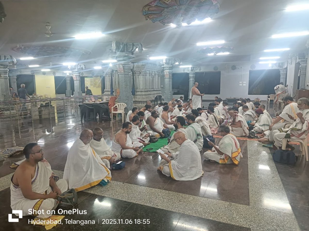 Day 1 of a three day Chaturveda Parayanam at our locality’s Kshipra Prasada Ganapathy temple.