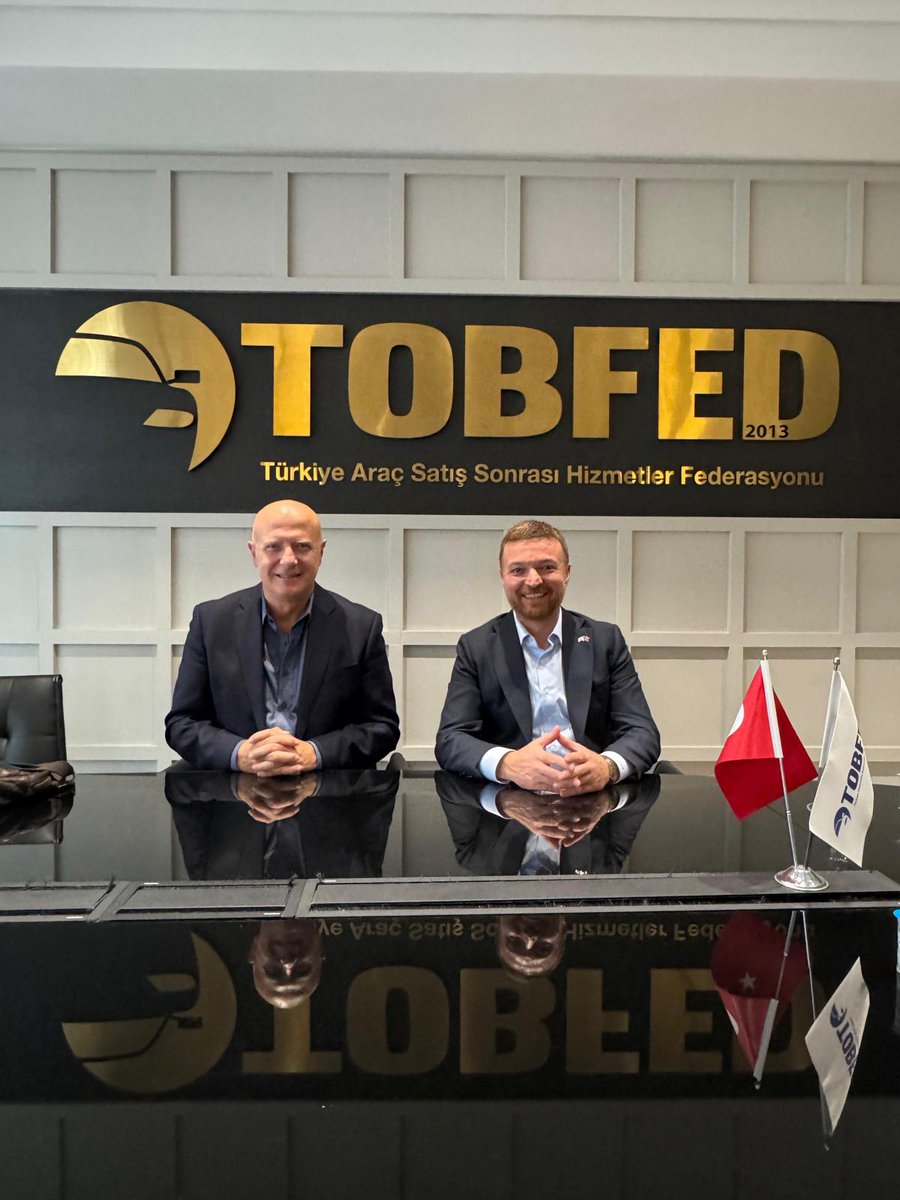Sürdürülebilir Mobilite İçin İş Birliği 

Bugün, Sürdürülebilir Mobilite İnisiyatifi (SMI) Başkanı Hakan Doğu’yu TOBFED merkezimizde ağırlayarak verimli bir toplantı gerçekleştirdik. 

Otomotiv satış sonrası hizmetler sektöründe:  
🔹 sürdürülebilirlik,  
🔹 yeni teknolojilerin