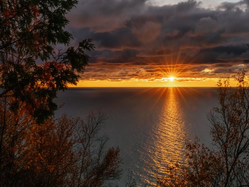 Sunset magic at Empire Bluff 🌅

Big thanks to Michele Maloney for sharing these stunning shots! Here’s your friendly reminder to squeeze in that fall hike—before it’s time to break out the snowshoes.