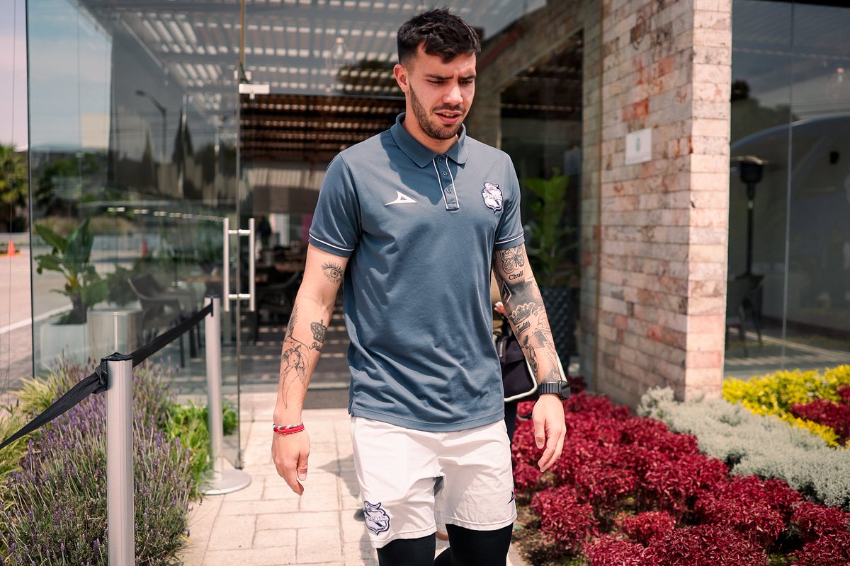 Otro que se iría

Juan Federoco llegó a Puebla para el Clausura 2025, en calidad de préstamo a un año por Independiente.

Ahora el cuadro argentino pediría 1.4 MDD por el defensor quién está lesionado del tobillo (4 de octubre). 

La Franja pasaría de largo y lo dejaría al libre.