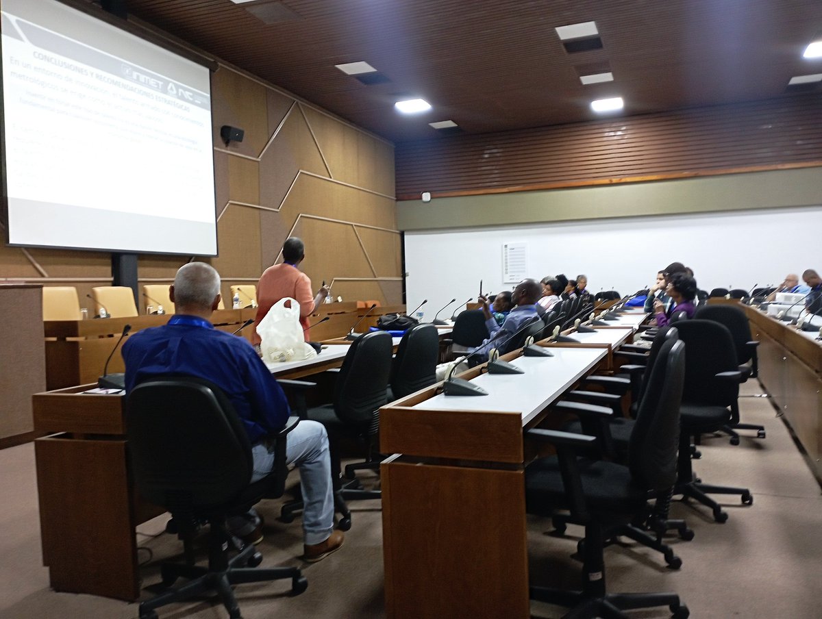 Se desarrolla en el marco de la Feria por la Innovación el Taller: "La.metrologia como ciencia.indispendable para la innovación y el pensamiento organizacional".