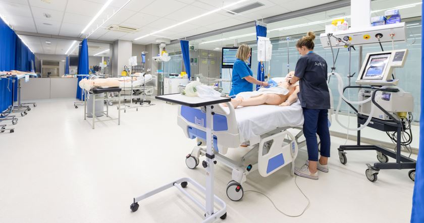 Un proyecto enfermero de Barcelona evalúa el uso de maniquíes frente a la realidad virtual en el aprendizaje del cuidado de heridas
----------------------------------------
diarioenfermero.es/proyecto-barce…