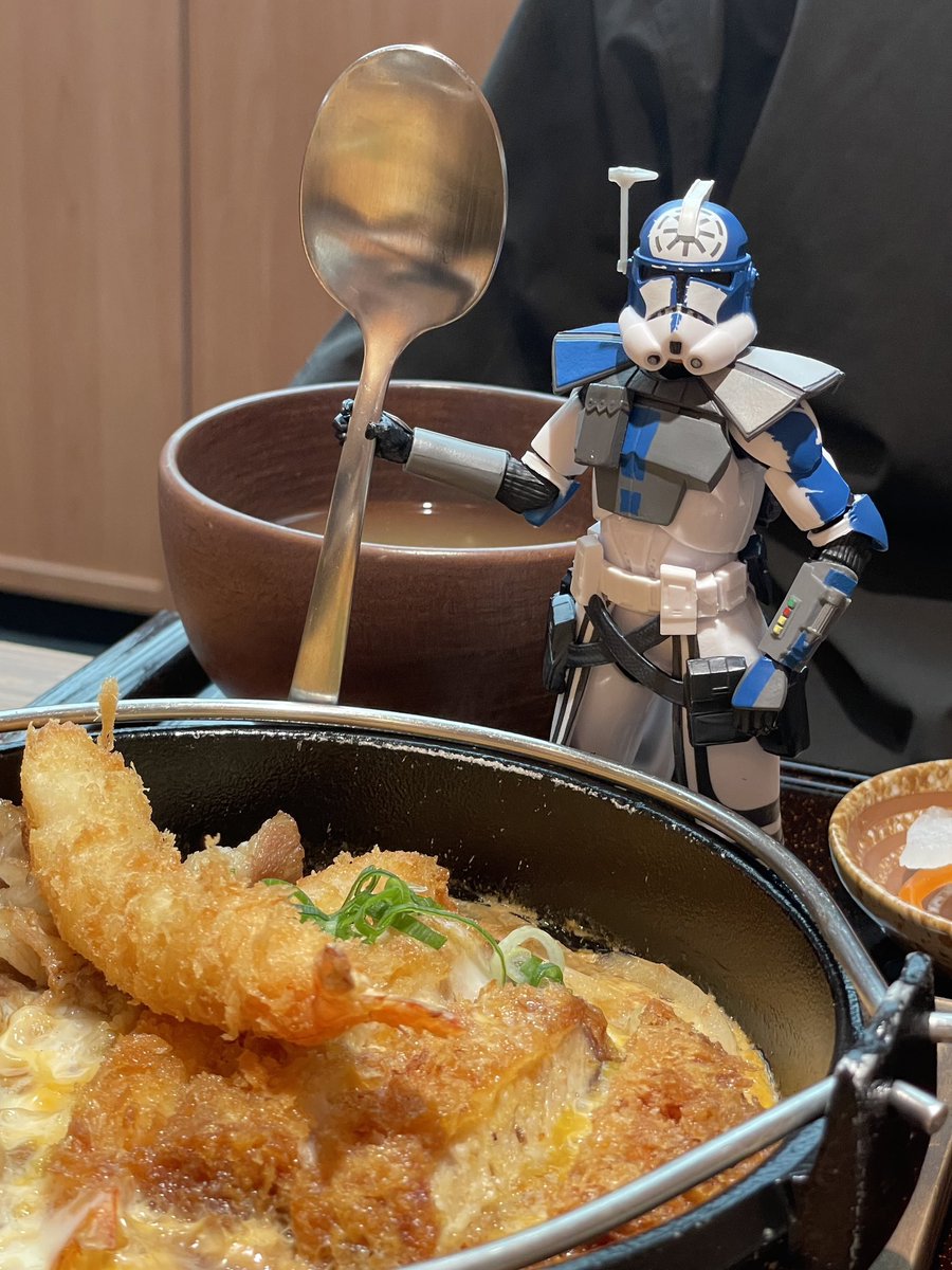 yunyun__2020's tweet image. ⭠ Jesse          Rex ⭢
誰能告訴我為什麼Rex 這麼可愛，他好乖🥺