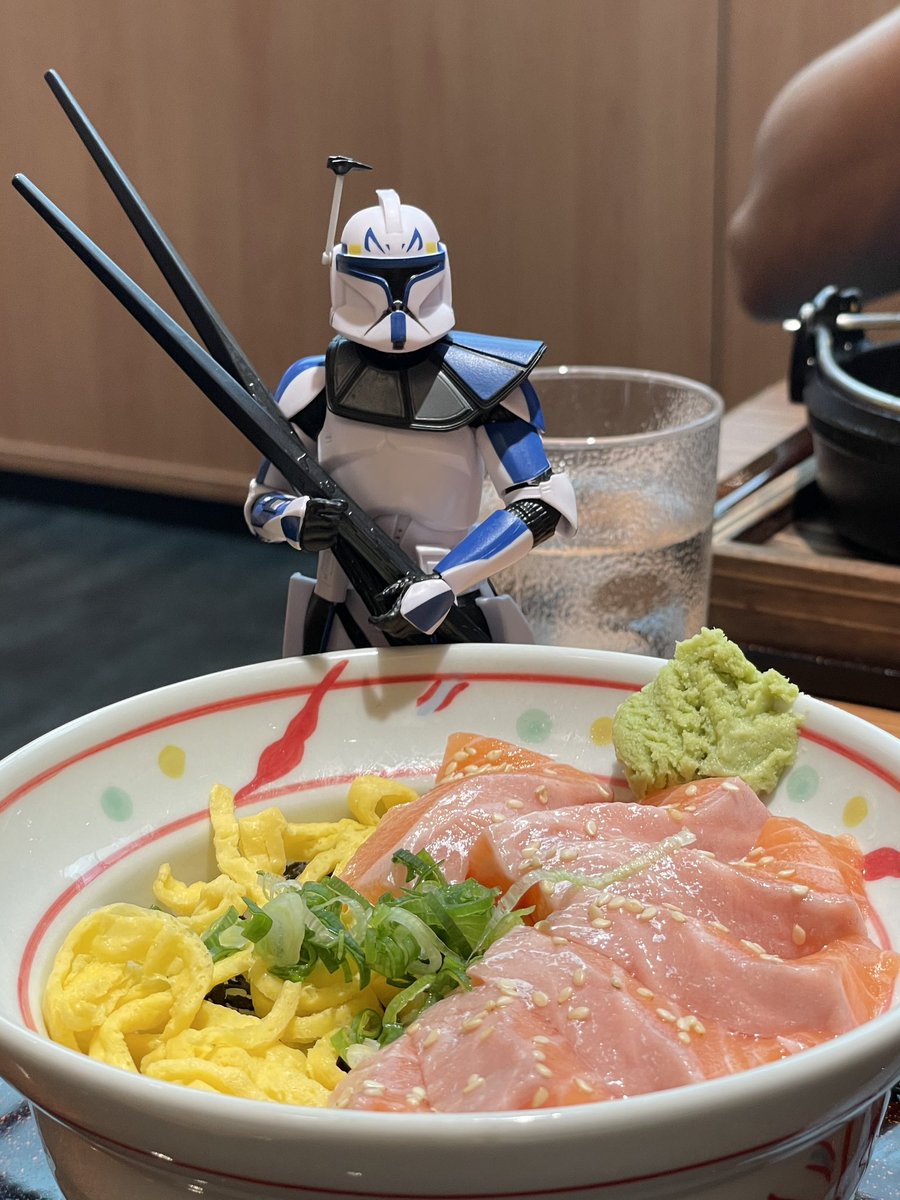 yunyun__2020's tweet image. ⭠ Jesse          Rex ⭢
誰能告訴我為什麼Rex 這麼可愛，他好乖🥺