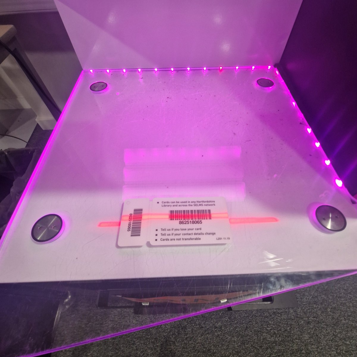 KnebCommLibrary's tweet image. When you visit us to borrow books please remember to bring your library card as you need this to be able to borrow library books.

#KnebworthLibrary #borrowingabookfromthelibrary