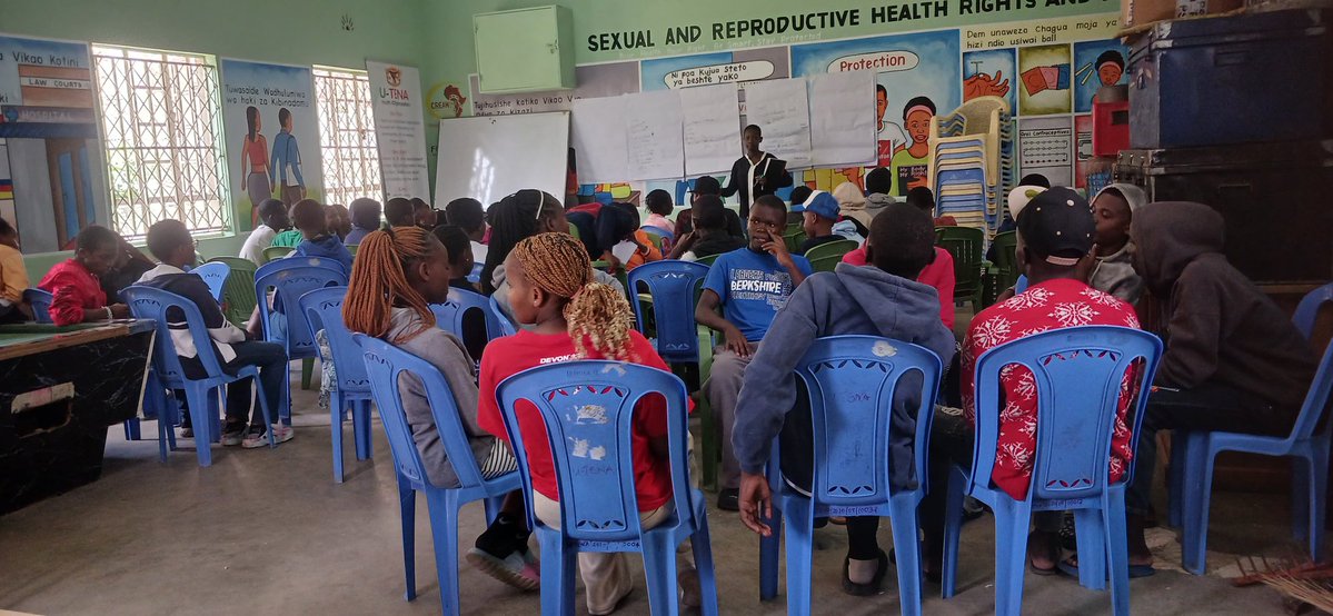 UnganoTena's tweet image. Turned holiday vibes into study wins today 🎯 Learned quick time-management + made timetables. Formed study squads (5 per group) — meeting Thurs @ 10AM.
Want our timetable template? 🔽 #HolidayHustle #StudyWithUs #WEFHoliday @otiezmilly