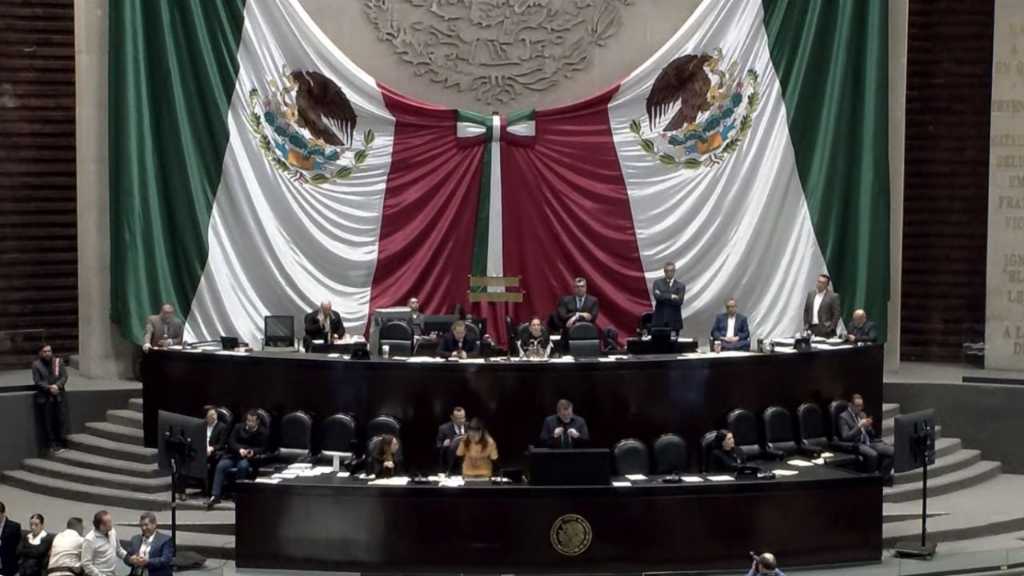 DE MADRUGADA, CÁMARA DE DIPUTADOS APRUEBA EL PRESUPUESTO DE EGRESOS 2026; PASA AL EJECUTIVO

#CámaraDeDiputados #PresupuestoDeEgresos

albertoviverosnoticias.com/detallenota.ph…