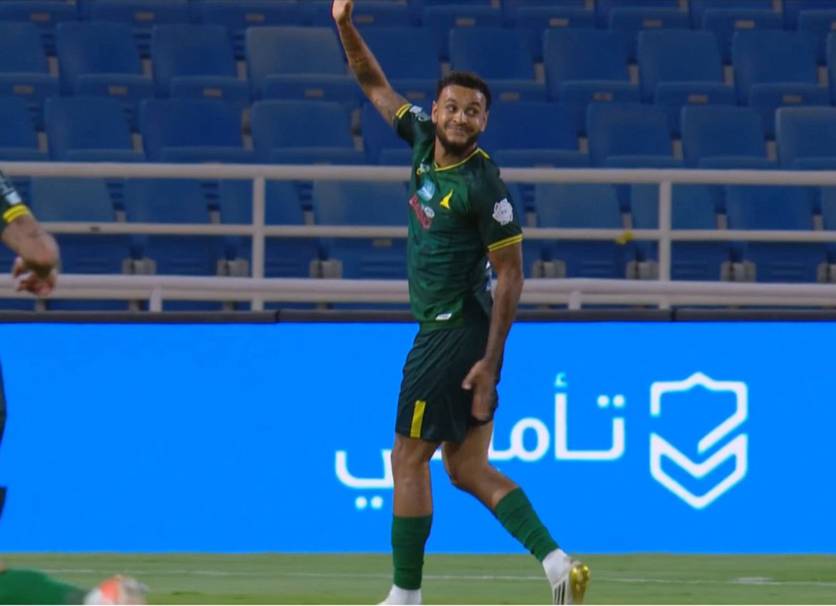 🚨 خروج هداف نادي الخليج جوشوا كينغ للإصابة في العضلة الخلفية عند الدقيقة 19 بعد انطلاقة سريعة قبل الهدف الأول.

🔍 احتمالات الإصابة:

• شد وقرر الجهاز الطبي عدم المخاطرة 3-5 أيام 

• تمزق من الدرجة الأولى: غياب من 1 إلى 3 أسابيع

• تمزق من الدرجة الثانية: غياب من 4 إلى 6