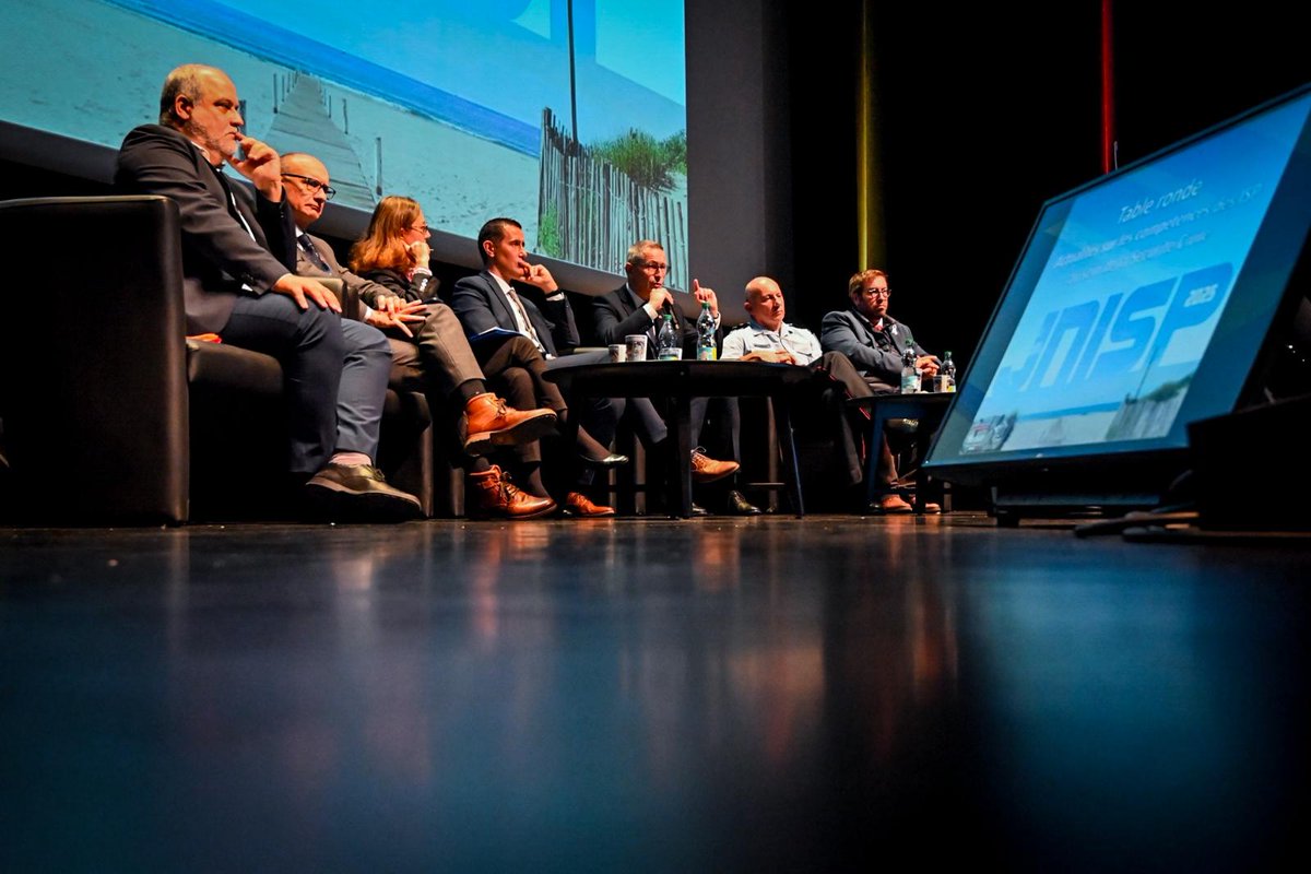 BoslandJP's tweet image. À @AgdeOfficiel pour les journées nationales des infirmiers des @pompiersfr organisées par @ANISPOfficiel. Le rôle des infirmiers de sapeurs-#pompiers doit être renforcé et reconnu pour rester un acteur majeur dans les situations para médicales opérationnelles, comme au service…