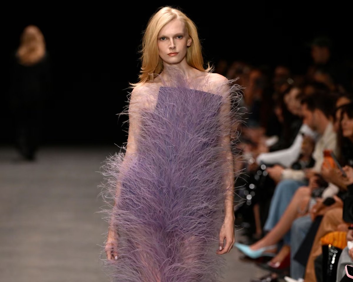 Fashion Forward! Dede's Green Scene covers the glamour and ethics of sustainable fashion: How #Sustainability Is Redefining Style and Pop Culture
#SustainableFashion #style #innovation 
ecoplum.com/blogs/dedes-gr…