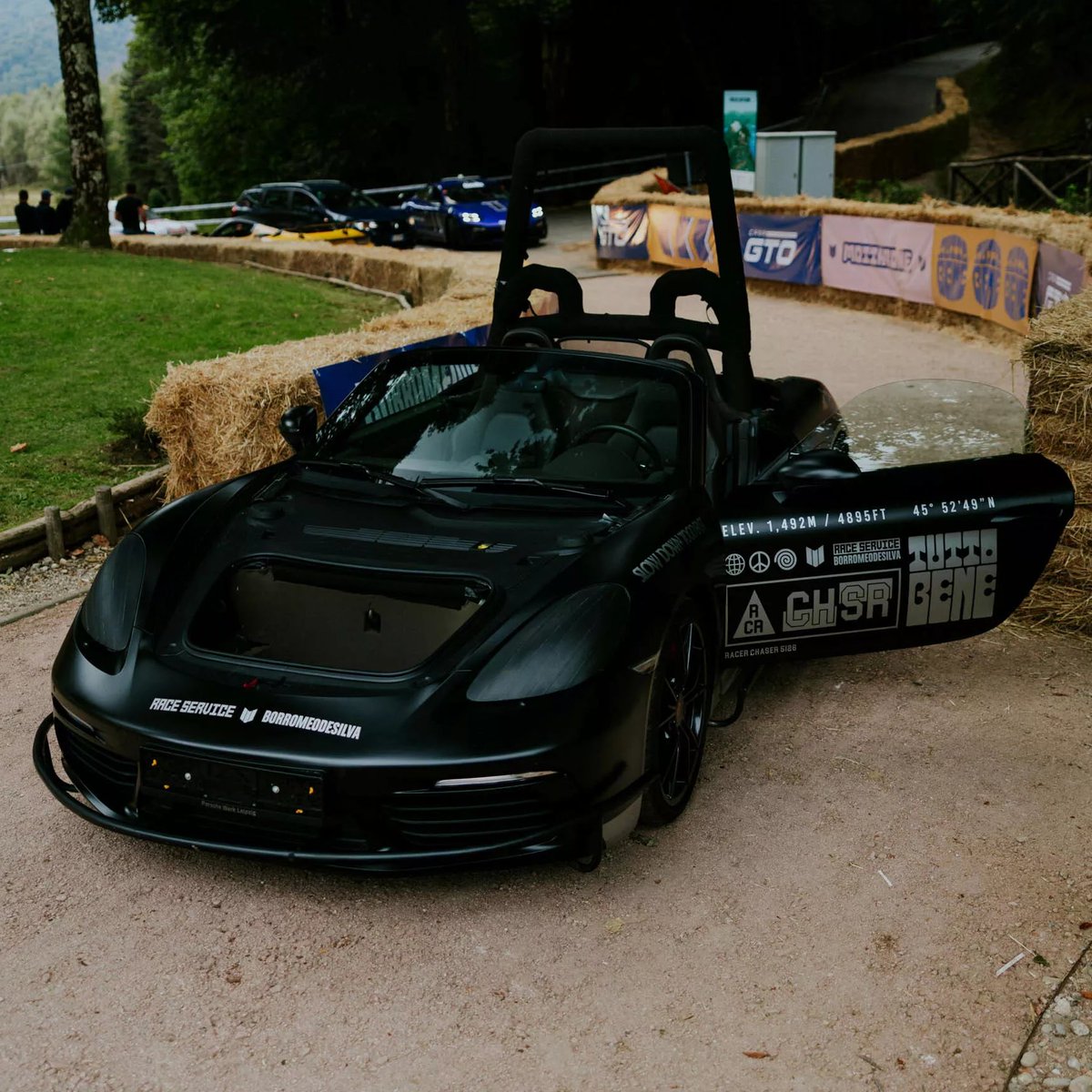 MadridMotorS's tweet image. (2/2) New Porsche 718 Boxster S modified...donde se podrá alojar una persona #porsche #718boxters #modified #create #promotional #images #press #supercar #luxurycars #FelizJueves #FelizJuevesATodos