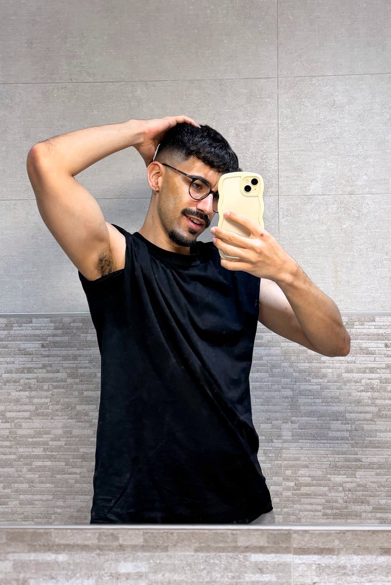 alex_alexandriu's tweet image. cortecito de pelo ✅