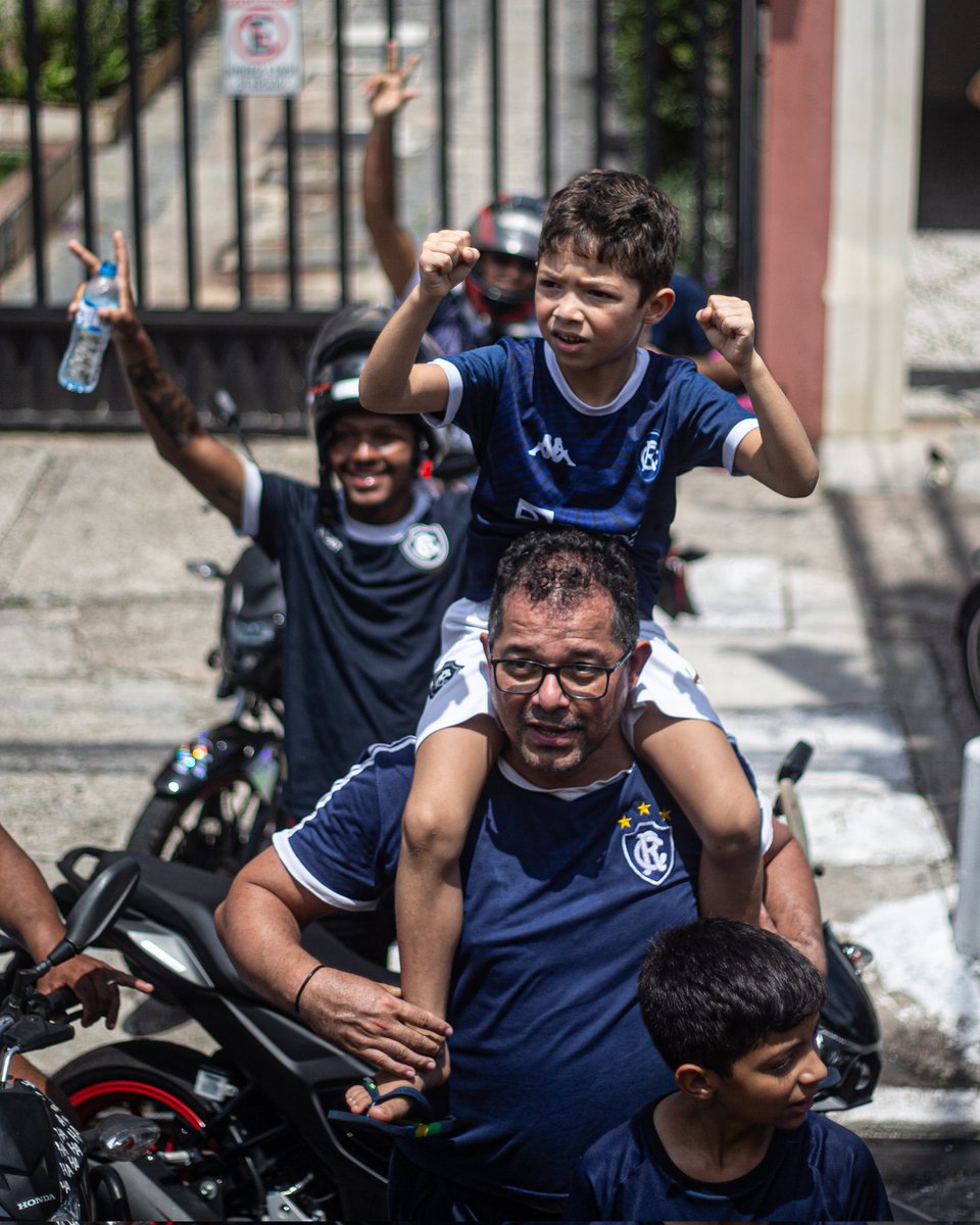 ClubeDoRemo's tweet photo. FENÔMENO AZUL! 💙🦁

📸 Raul Martins / Remo

#OReiDaAmazônia https://t.co/nKvxitPQJI