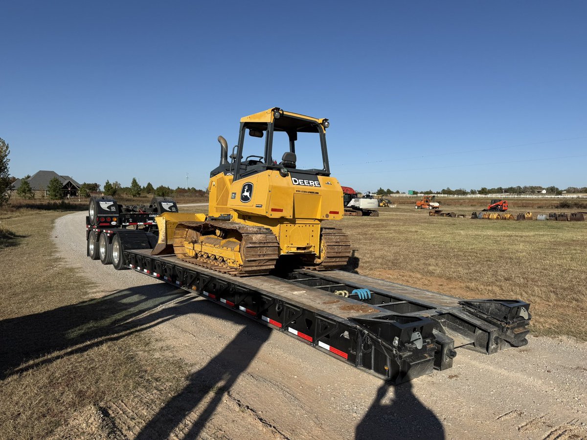 This John Deere 450 Bulldozer Has Sold &amp; Headed Out To Help Start Clearing Land For Its New Owner 🌲 See Our Full Inventory Of Bulldozers Online At i35equipment.com/bulldozer 🇺🇸 #johndeere #heavyhaul #bulldozer #bulldozers