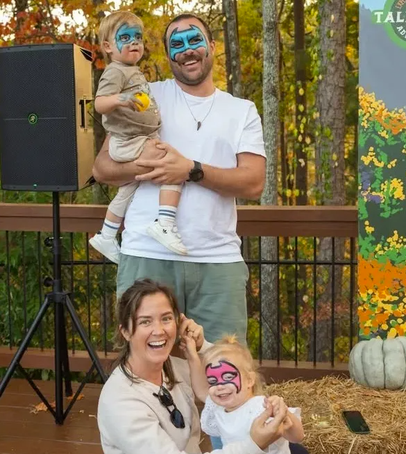 JohnLDinos's tweet photo. Continue your fall festivities with Fall Fest at Tallulah Adventures! With all the fun games, delicious food, crafts, and live music, this is the perfect event for the family!👉https://t.co/ccMi0tU0sr

📸 https://t.co/orUSzG4jsb

#localbusiness #localfood #localartists #shoplocal https://t.co/svyHvf8DBm
