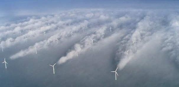 tmallard's tweet image. Wrong, #offgridders broke free of the grid&apos;s #infrastructure overhead is #Centralized, gotta run a zillion miles  of powerlines to users !

Distributed power in onsite

The real difference ?

Distributed power is owned CAPACITY while the grid power YOU pay by-the-watt for_profit…