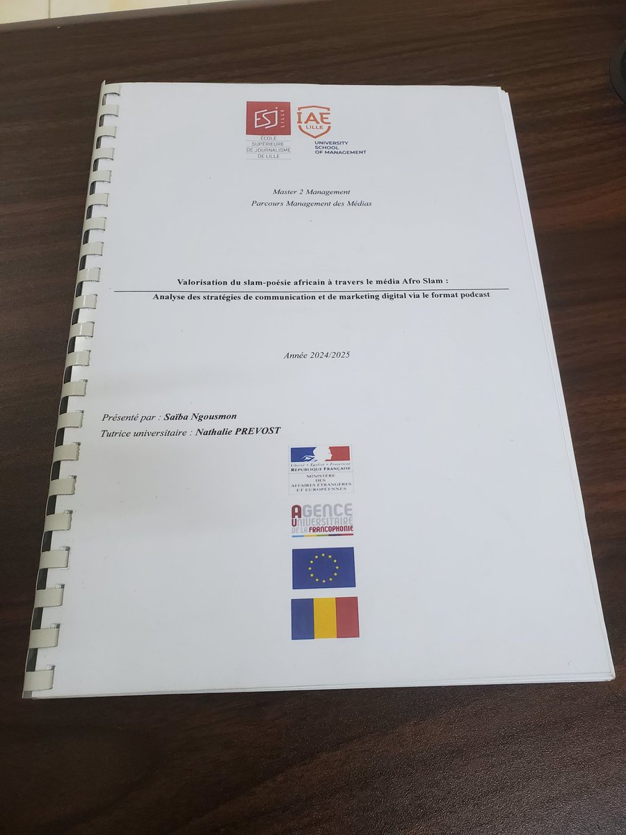 Chapitre clos, nouveau voyage ! Depuis juillet, j’ai soutenu mon mémoire en Management des Médias (Mention Bien) à <a href="/ESJLille/">ESJ Lille</a> / <a href="/IAELille/">IAE Lille</a> :  Valorisation du slam-poésie africain via Afro Slam. Entre art, com et impact social, le slam devient média culturel. #AfroSlam #graduation