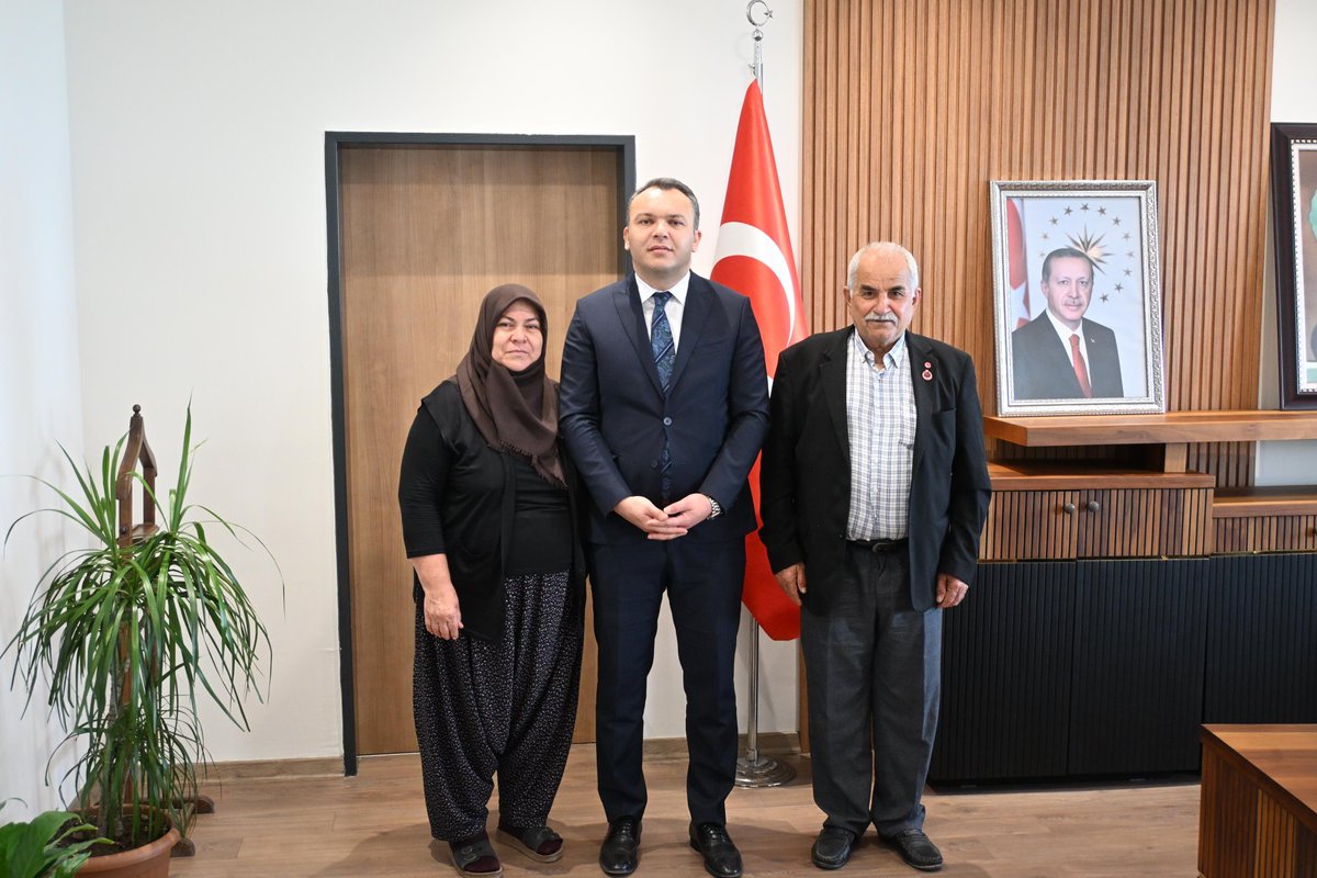 Kaymakamımız Sayın Yakup PAPAKER, Şehit Jandarma Uzman Çavuş Sedat YILDIZ'ın kıymetli ailesini makamında ağırladı.
