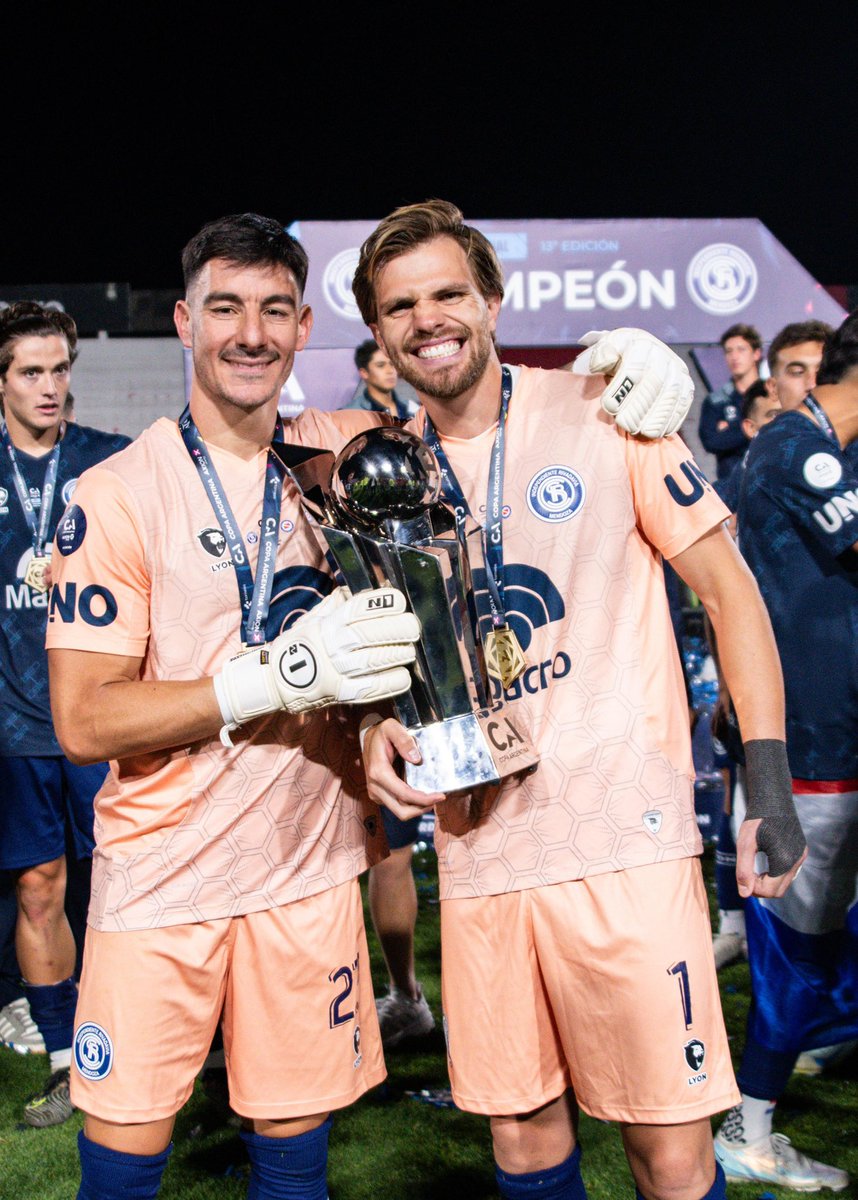 CSIRoficial's tweet photo. HEROES 🥹🧤

 🤝 https://t.co/s2Tk2VADRU