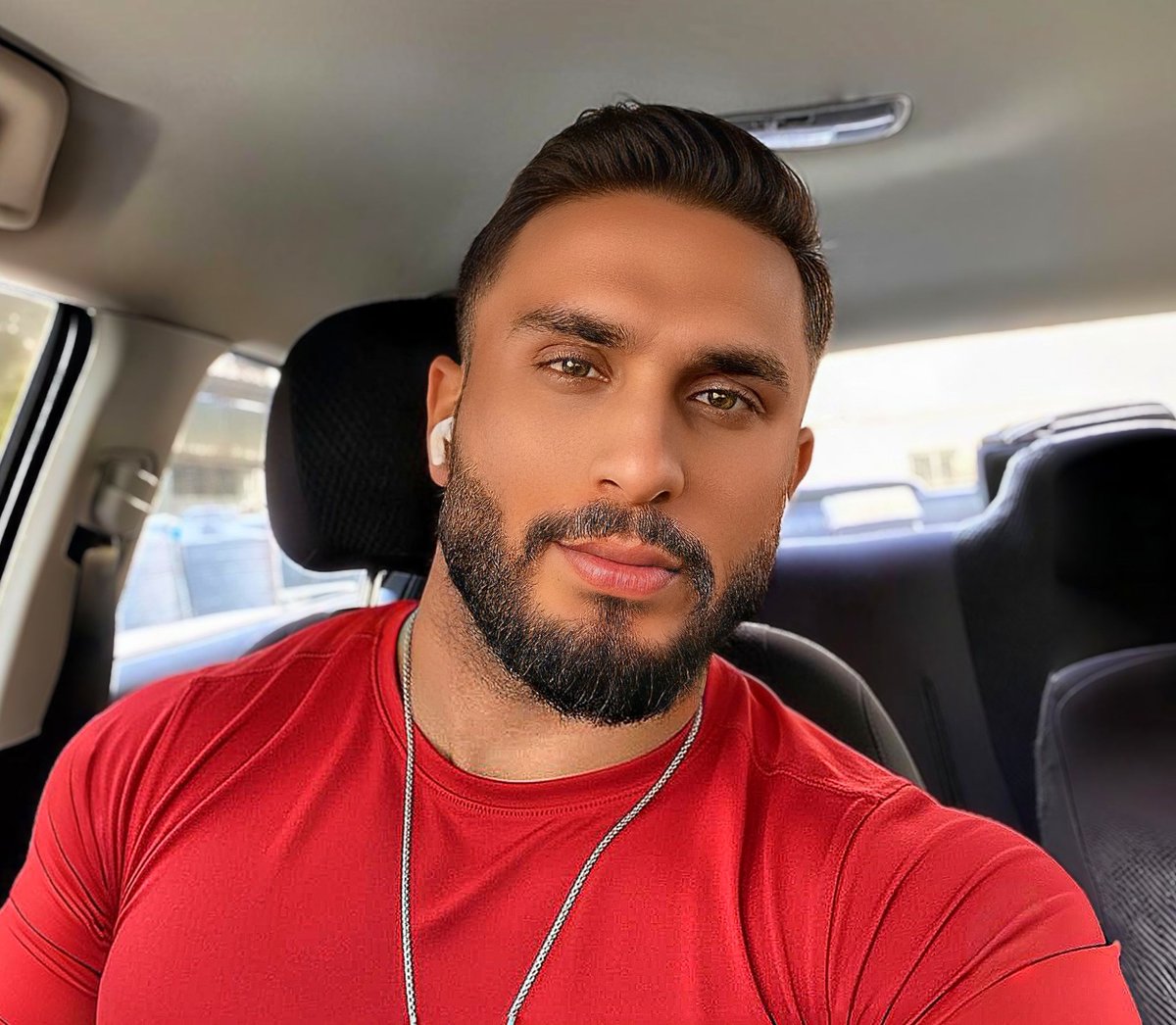 Hi