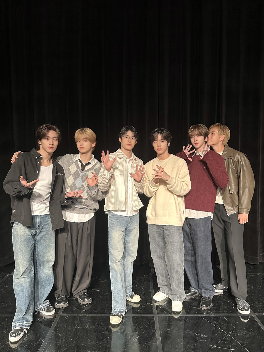 82MAJOR_231011's tweet photo. [📷]
#에이티투데이_251106

평범한 목요일도
에티랑 함께면 특별한 하루ෆ⸒⸒

#82MAJOR #82메이저 #에이티투메이저
#82데이 #82TODAY https://t.co/bdg7p62QSn