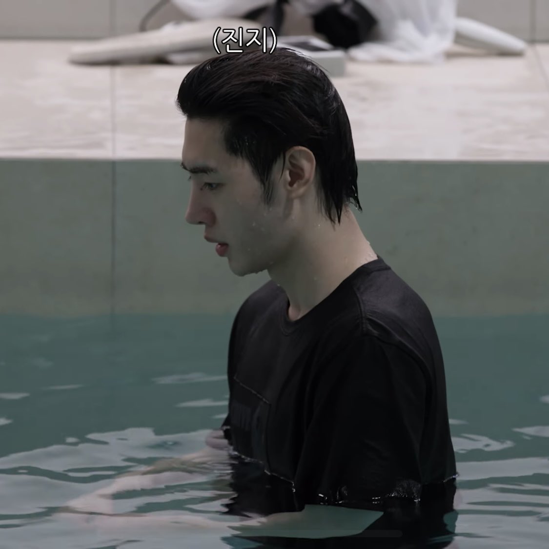 h00ncha's tweet photo. 인어공주에서 인어랑 왕자 1인 2역 https://t.co/tbrThvJNvW