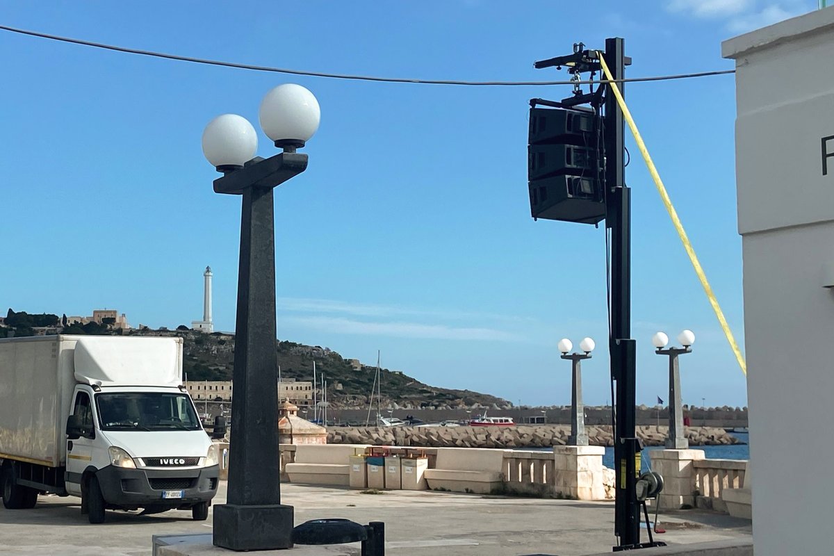 rcf_audio's tweet photo. π Santa Maria di Leuca, Italy β RCF at the Salento Grand Prix 2025 π
Speed, energy, and emotion: RCF sound systems power an immersive, high-impact experience for the audience. π
-
-
#RCFaudio #ExperienceRCF #soundculture #grandprixdelsalento #ferrari #motorsport #automotive https://t.co/aDxvaOUofn