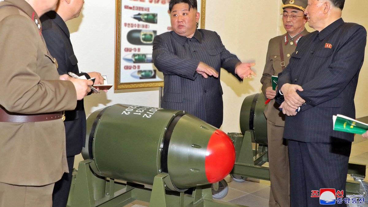 Kunal_Biswas707's tweet image. Indian nukes thread : Only photo via #OSINT &amp;amp; was design in 80s &amp;amp; a two stage thermonuclear nuke had a yield of 45 kt, it had Soviet influence, this was further miniaturized in 1998 which may resemble 2023 North Korean nukes, ambitiously India aimed for 200 kt nuke in 90s.🇮🇳👑