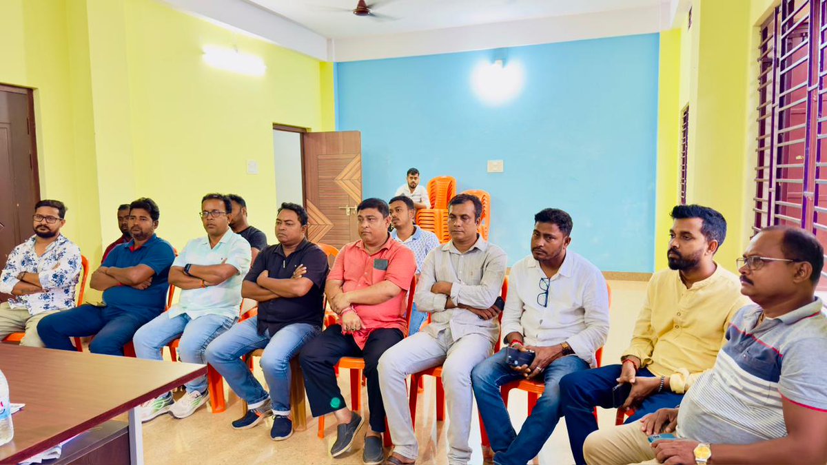 Sushanta_BJP's tweet photo. #সর্দার_বল্লভ_ভাই_প্যাটেলের ১৫০তম জন্মবার্ষিকী উপলক্ষে কার্যক্রম #Unity_March কে সাফল্যমন্ডিত করার লক্ষ্যে আজ #সিপাহীজলা_জেলার(উত্তর) প্রধান কার্যালয়ে এই জেলার প্রতিটা মন্ডল এর মন্ডল সভাপতি ও সাধারণ সম্পাদকসহ অন্যান্য নেতৃত্বদের নিয়ে এক বৈঠকে মিলিত হয়ে কার্যক্রমকে সাফল্যমন্ডিত রূপদানের লক্ষ্যমাত্রা স্থির করে বিভিন্ন রূপরেখা প্রণয়ন করি।