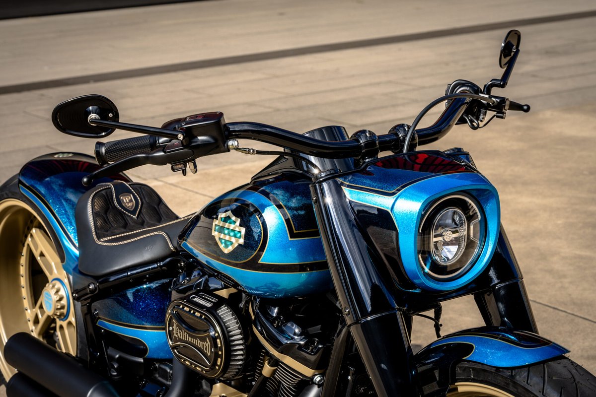 ThunderbikeHD's tweet photo. New @harleydavidson FLFBS Fat Boy project by #thunderbike. Check all details and the video here: https://t.co/Kd8RjX7Xil https://t.co/V6c8O7vEu4