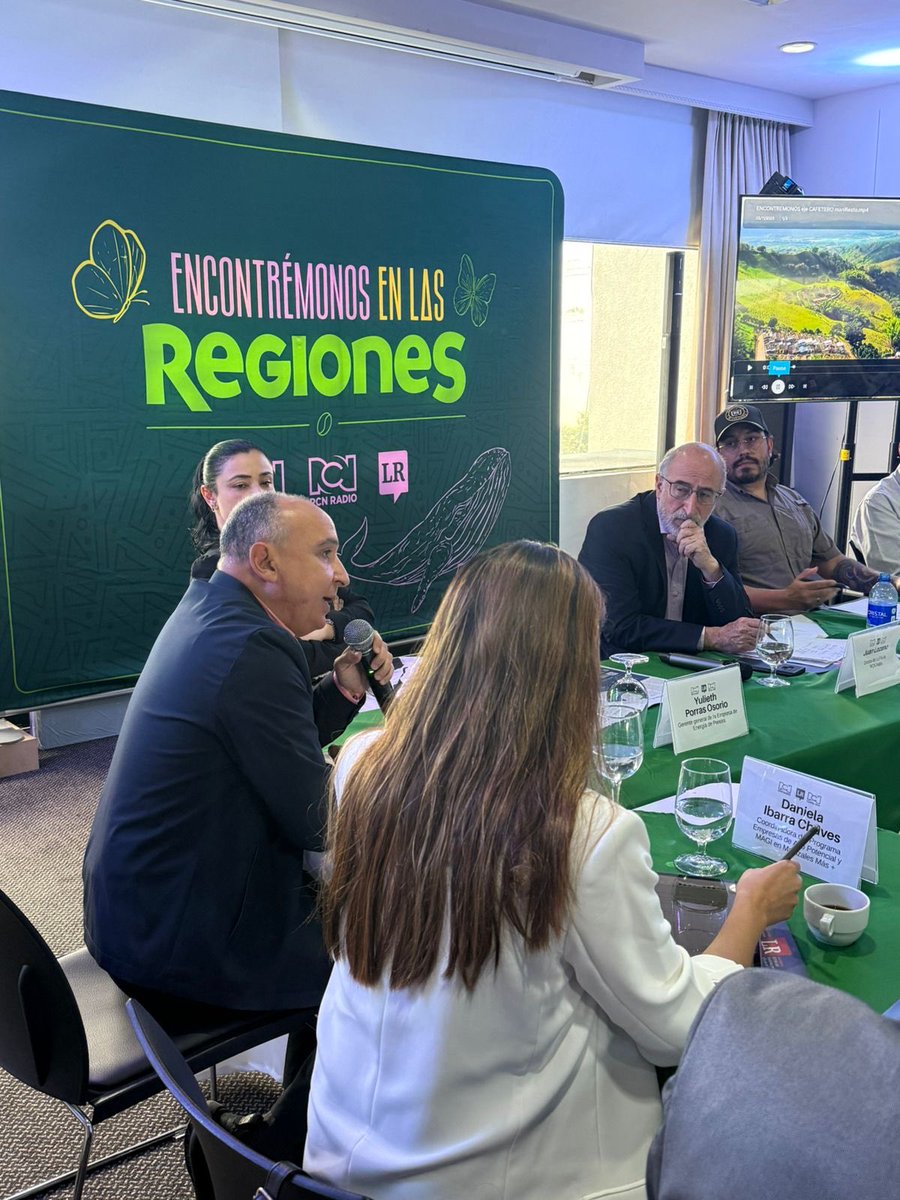 Carlos Mazeneth tweet media