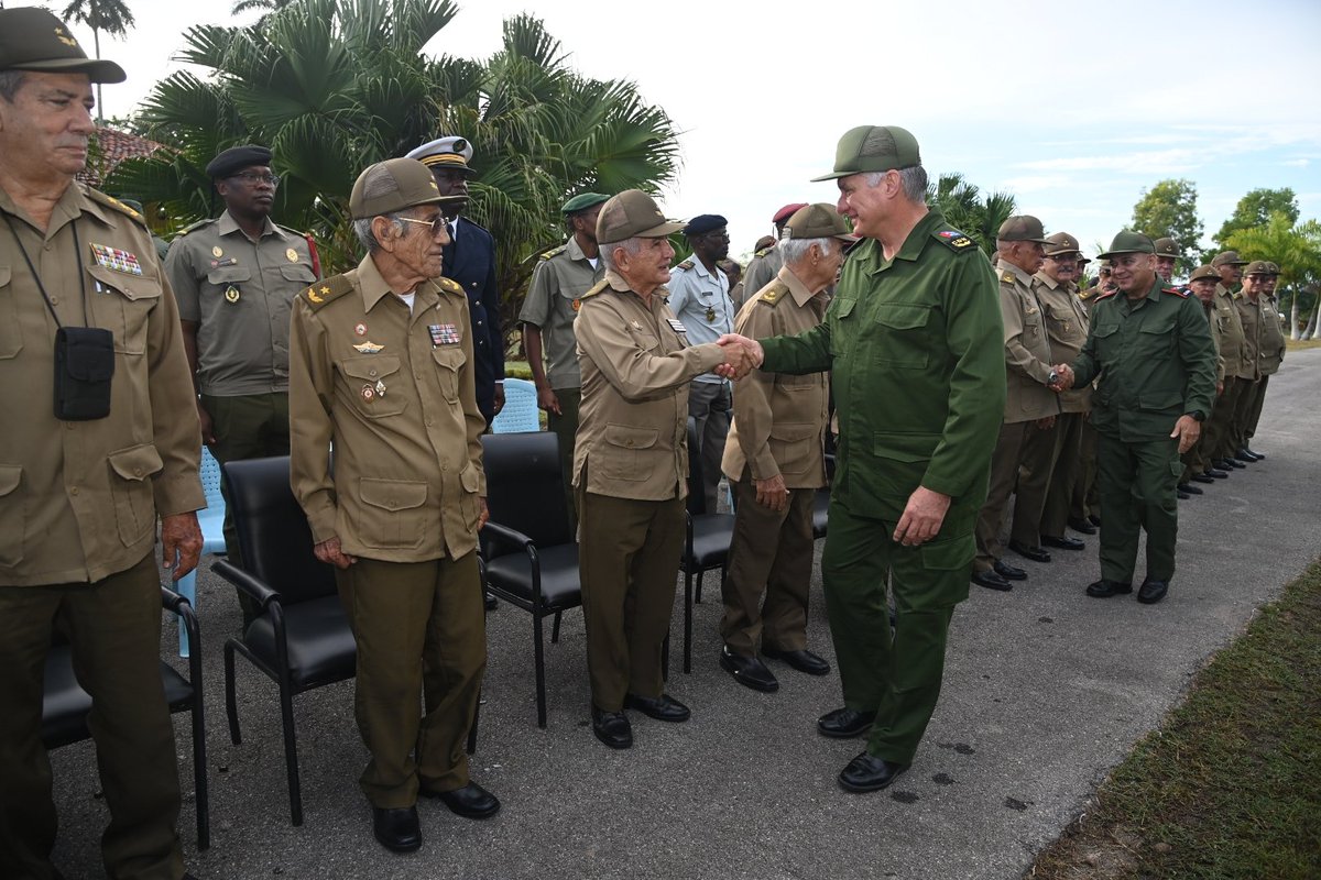 PartidoPCC's tweet photo. Encabezan @DiazCanelB y @DrRobertoMOjeda el Acto Político y Ceremonia Militar por el aniversario 50 del inicio de la Misión Militar Internacionalista de #Cuba en la República de #Angola que se celebró en el Museo al Esclavo Rebelde, ubicado en Matanzas. https://t.co/WpWcFOvze1