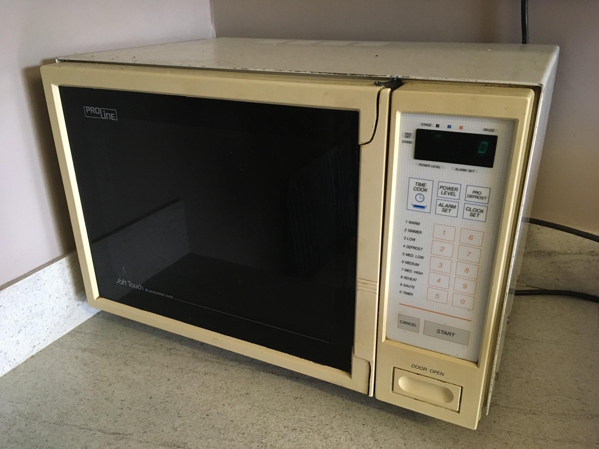 AMMAppliance's tweet photo. Microwave calls aren't common, but yes, we can help with those, too! https://t.co/p55QCs94Ti https://t.co/r7jaJszxj8